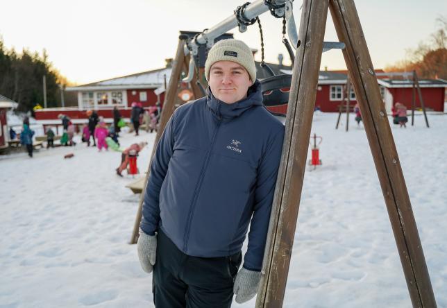 mann i vinterlandskap