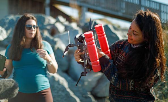 Courtney Waugh og Helena Gomes