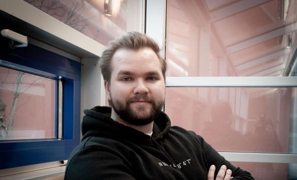 Jakob er grunder og har tidligere studert ved Nord universitet.