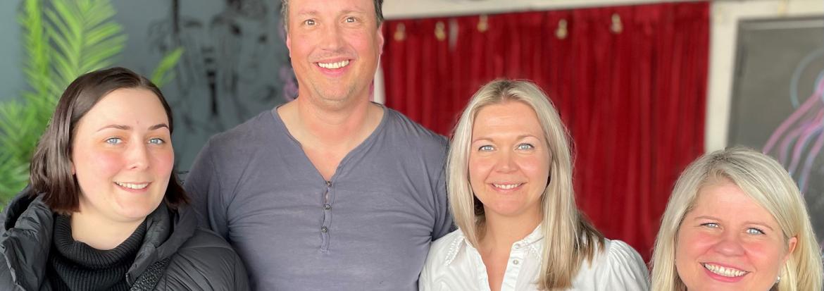 Administrerende direktør Merete Nordheim (t.v) i Bodø Næringsforum ledet paneldebatten med Raymond Dokmo (kommuneoverlege i Bodø), Marianne Bahr Simonsen (daglig leder i Kraft) og Liv Bente Kristoffersen (avdelingsleder i Innovasjon Norge). Foto: Hege Eilertsen.