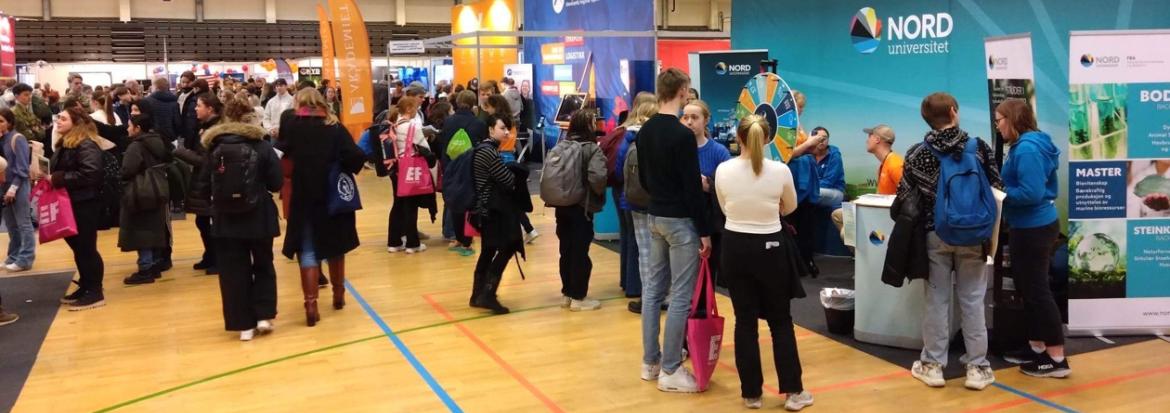 Elever på utdanningsmesse i Trondheim.