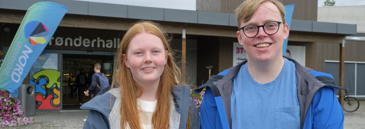 Selma Marie Arntsen og Mathias Klæboe utenfor Trønderhallen