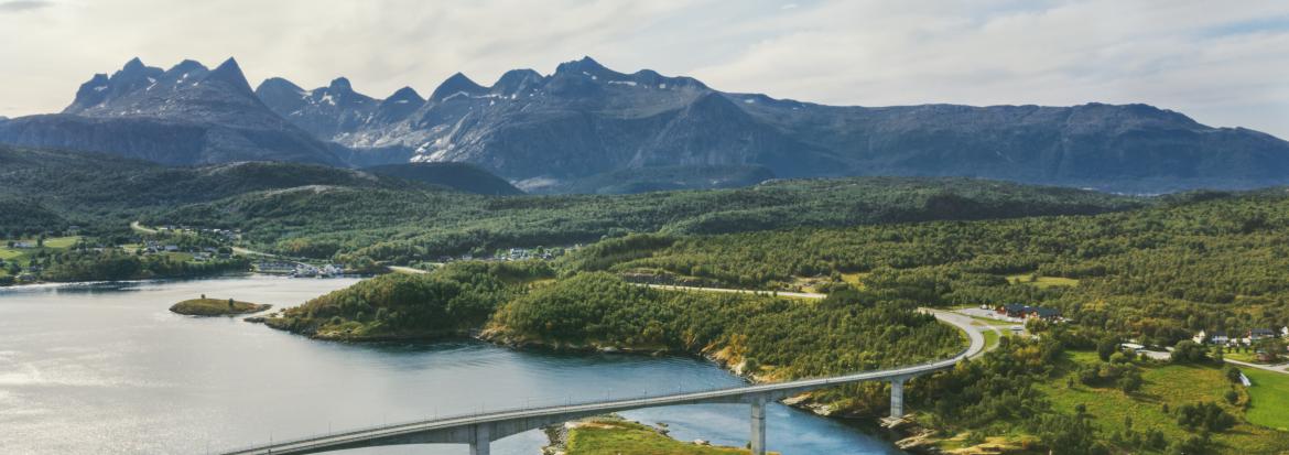 Et sommerlig bilde fra Bodø ved Saltstraumen.