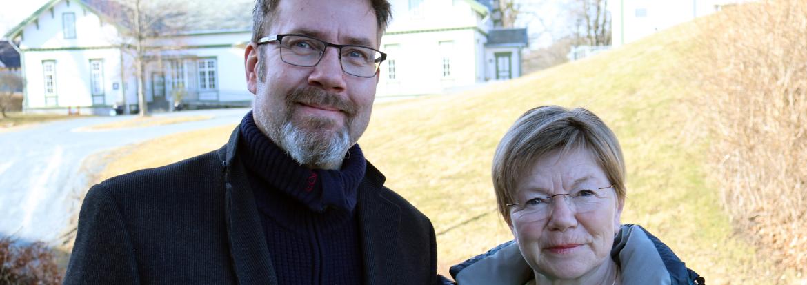 Mann og kvinne ute. PPU - praktisk-pedagogisk utdanning. Foto