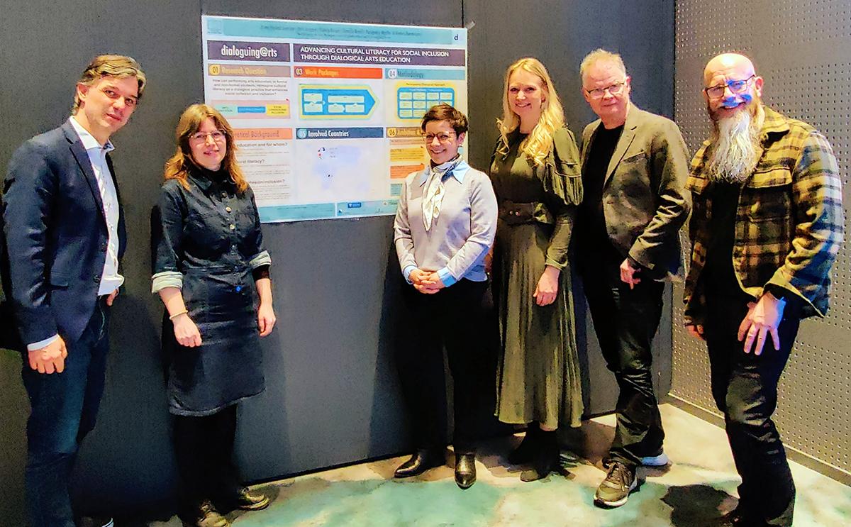 Gruppebilde av deltakere på konferanse i Bodø