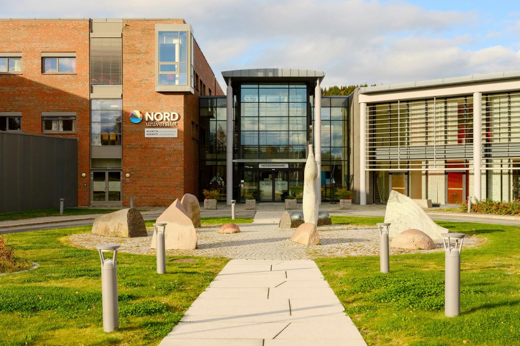 Bilde av inngangsparti, Nord universitet campus Bodø