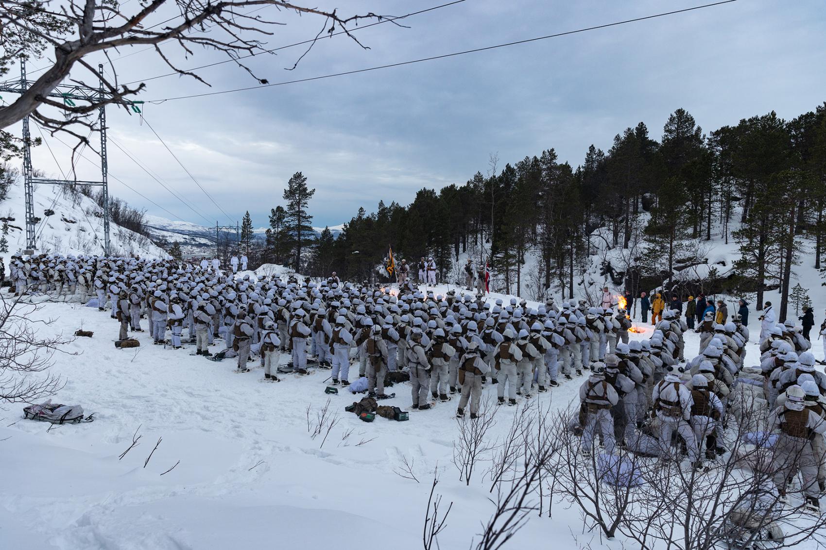 Soldater i felt på vinteren. Foto